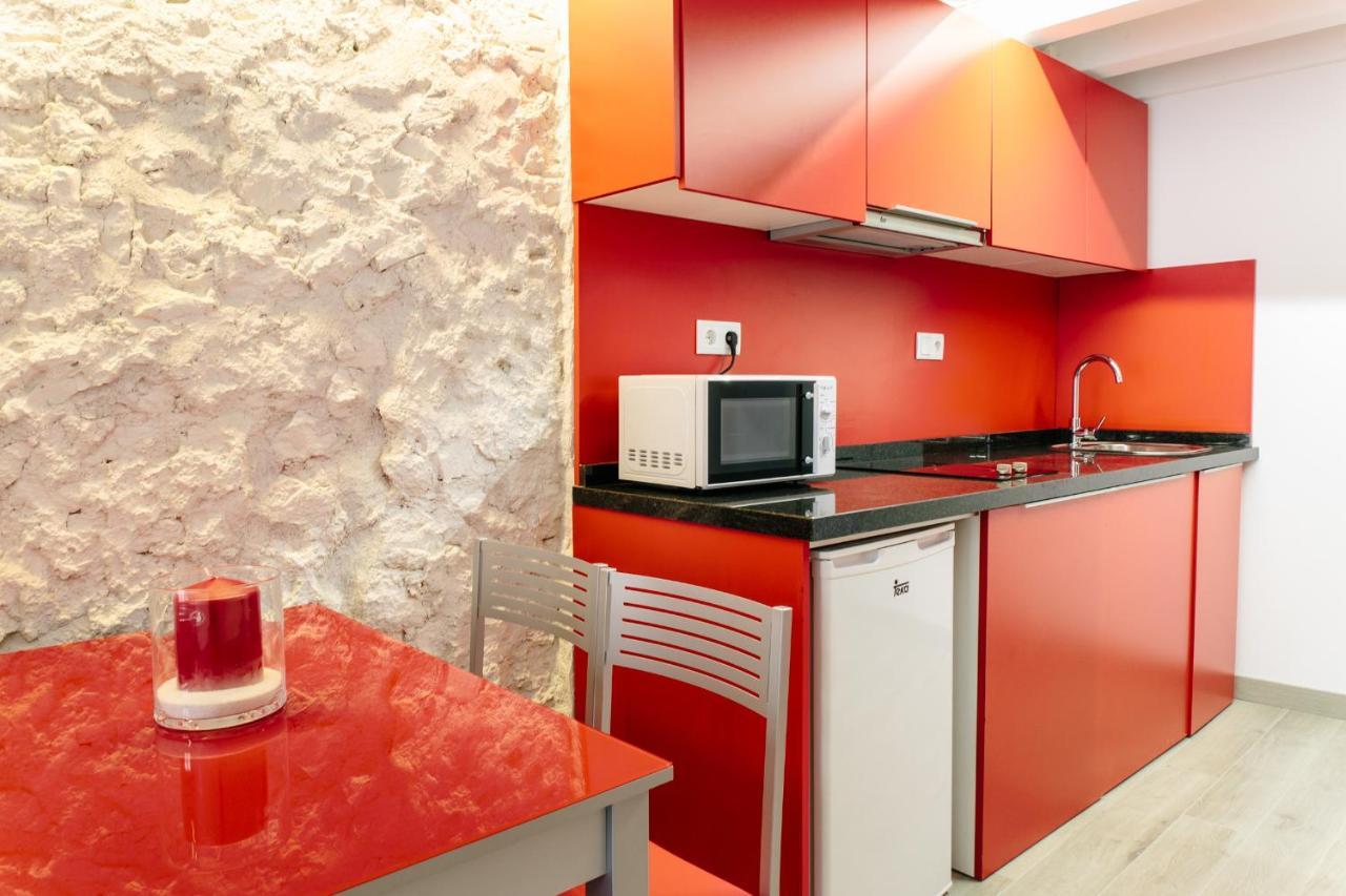 Apartamentos Tito San Nicolas อาลิกันเต ห้อง รูปภาพ