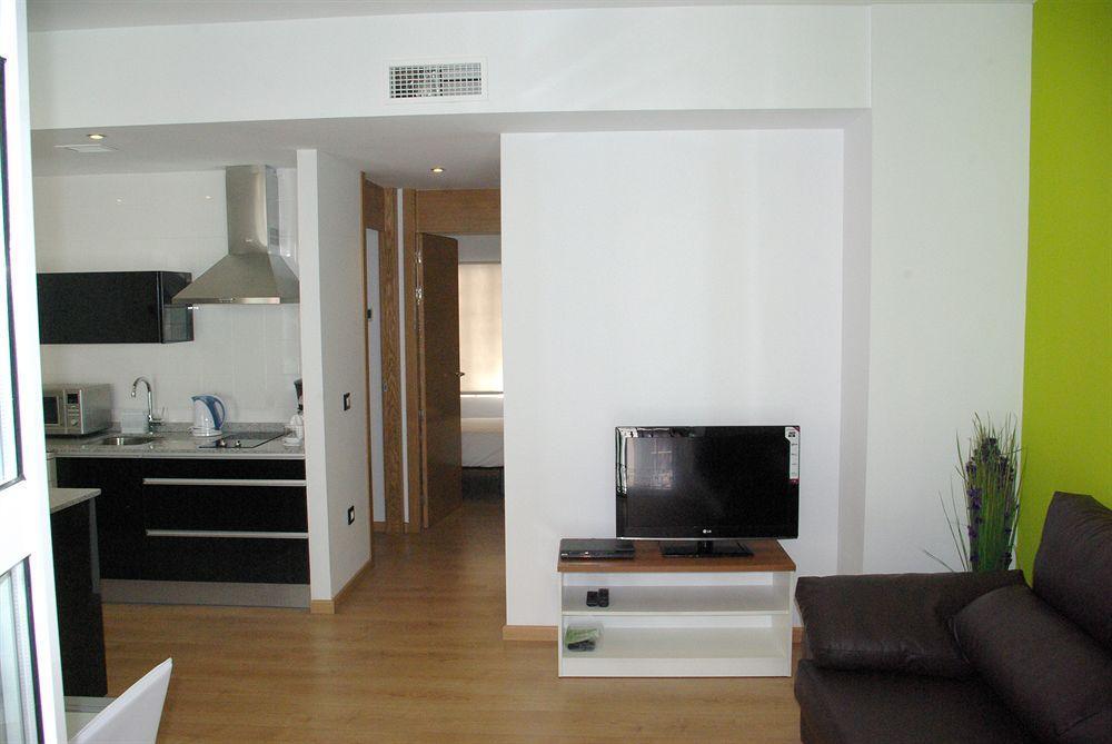 Apartamentos Tito San Nicolas อาลิกันเต ภายนอก รูปภาพ