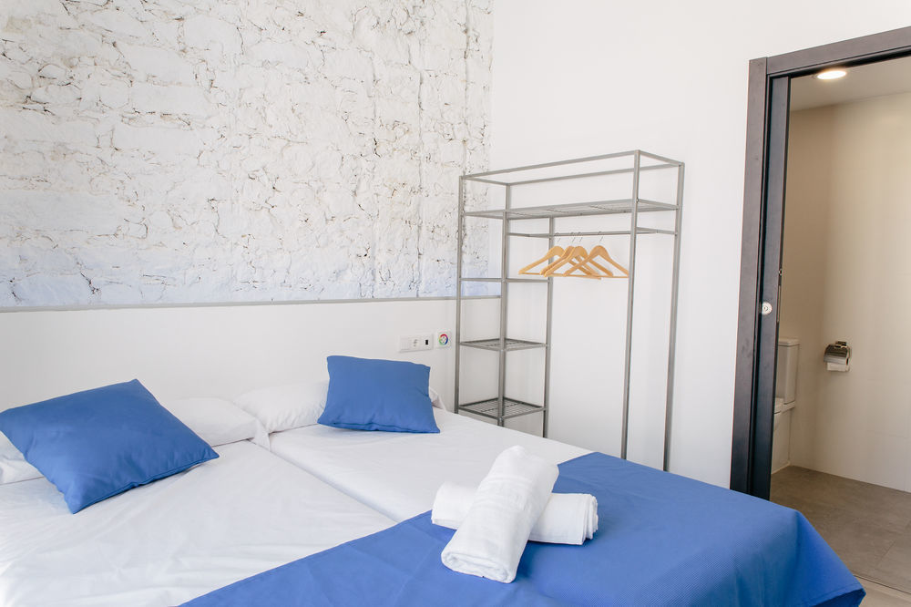 Apartamentos Tito San Nicolas อาลิกันเต ภายนอก รูปภาพ
