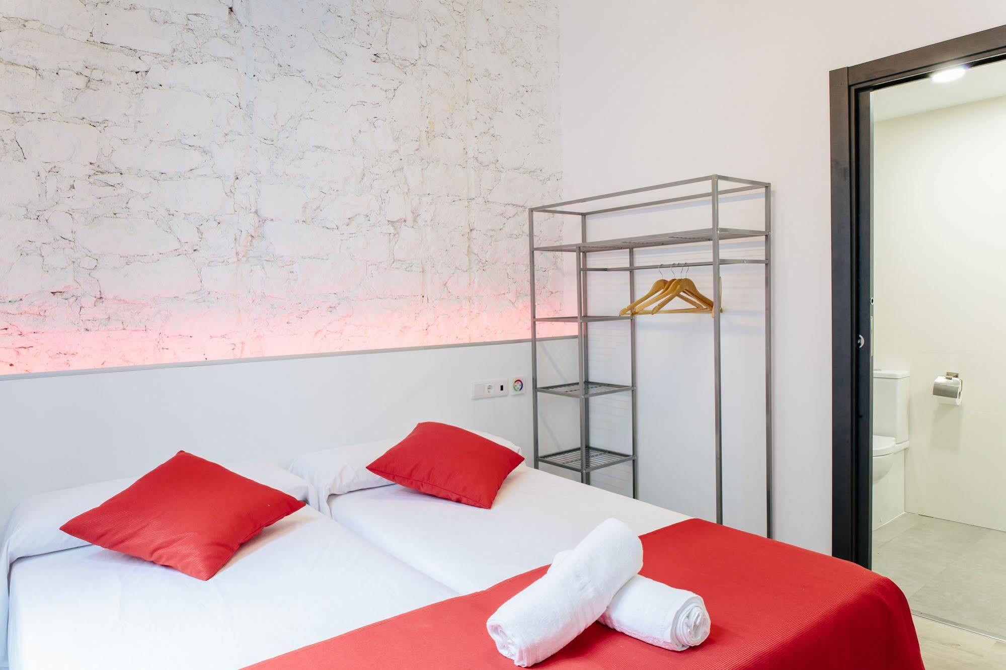 Apartamentos Tito San Nicolas อาลิกันเต ภายนอก รูปภาพ